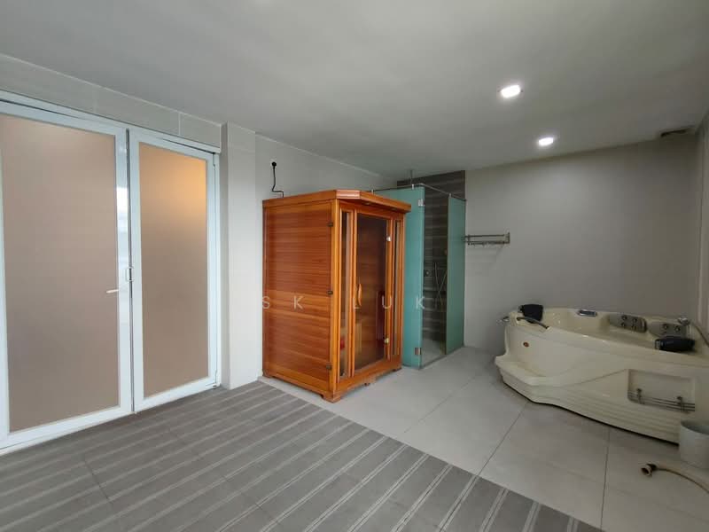 2.5-storey Terraced House for Sale in Taman Sri Hijau (Rawang) - SK Luk - Bathroom - PropertyGuru.com.my