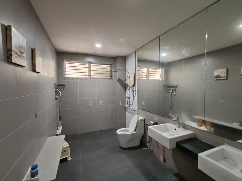 2.5-storey Terraced House for Sale in Taman Sri Hijau (Rawang) - SK Luk - Bathroom - PropertyGuru.com.my