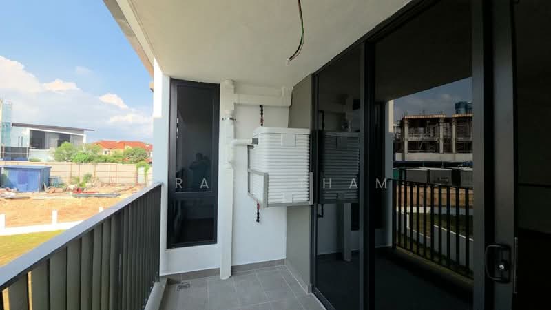 Rumah Berkembar untuk Disewa di Bandar Kinrara (Selangor) - Grace Tham - Balcony - PropertyGuru.com.my