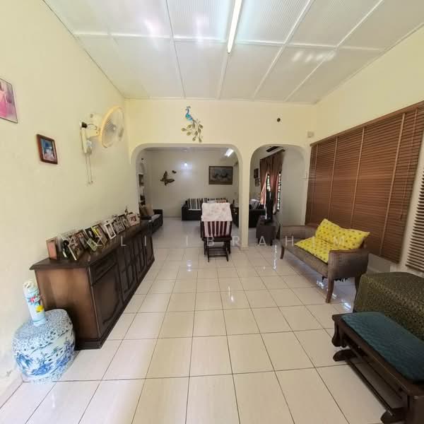 1-storey Terraced House for Sale in Taman Setapak (Setapak) - Azli Ibrahim - Living Room - PropertyGuru.com.my