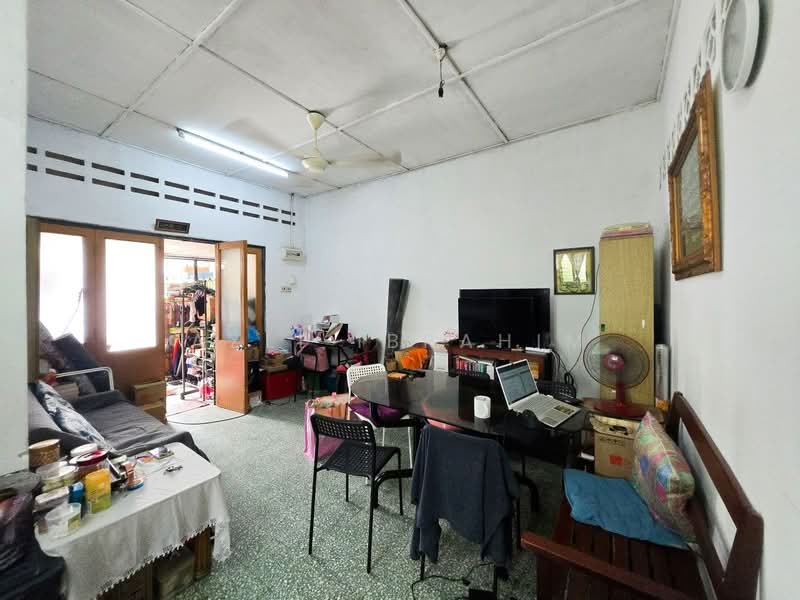 1-storey Terraced House for Sale in Taman Maluri (Cheras) - Azli Ibrahim - Living Room - PropertyGuru.com.my