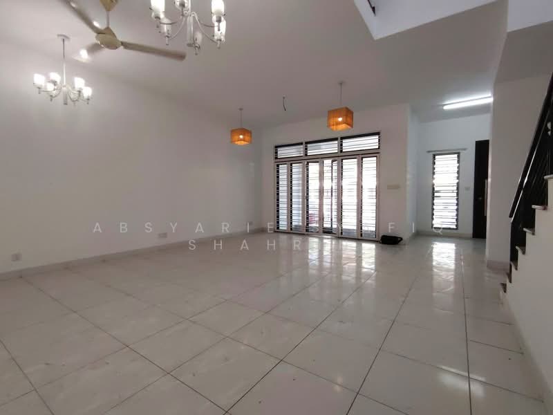 Rumah Teres 2 Tingkat untuk Dijual di Denai Alam (Shah Alam) - Absyarie Syafiq Shahrin - Living Room - PropertyGuru.com.my