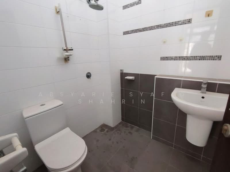 Rumah Teres 2 Tingkat untuk Dijual di Denai Alam (Shah Alam) - Absyarie Syafiq Shahrin - Bathroom - PropertyGuru.com.my