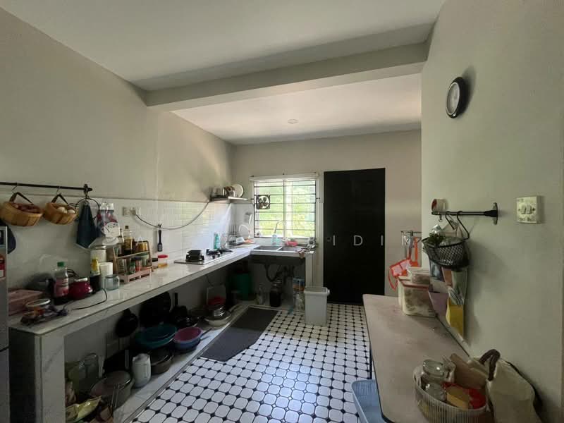 Rumah Teres untuk Disewa di Bandar Puteri Klang (Klang) - Azri Zabidin - Kitchen - PropertyGuru.com.my