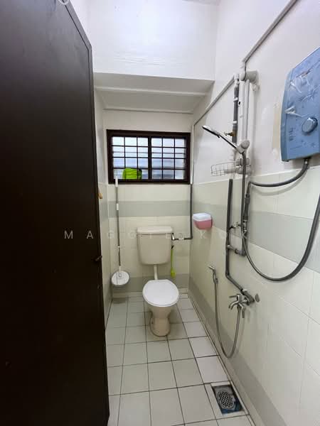 Rumah Teres 2 Tingkat untuk Disewa di Serdang Raya (Seri Kembangan) - Maggie Kok - Bathroom - PropertyGuru.com.my