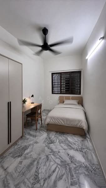 Rumah Teres 2 Tingkat untuk Disewa di Serdang Raya (Seri Kembangan) - Maggie Kok - Bedroom - PropertyGuru.com.my