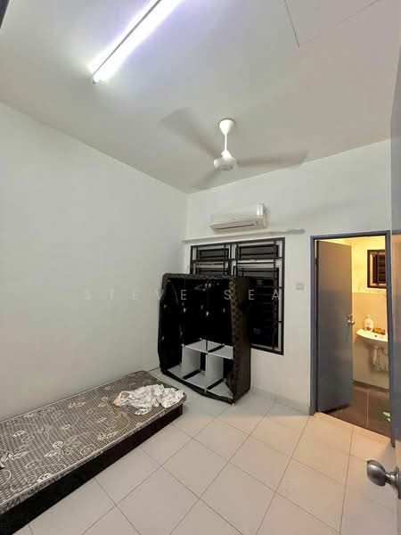 2-storey Terraced House for Rent in Nusantara Prima (Gelang Patah) - Steve Seah - Bedroom - PropertyGuru.com.my