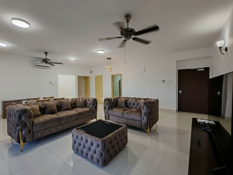 Kondominium untuk Dijual di The Plaza Condominium - Kerry Tam - Living Room - PropertyGuru.com.my