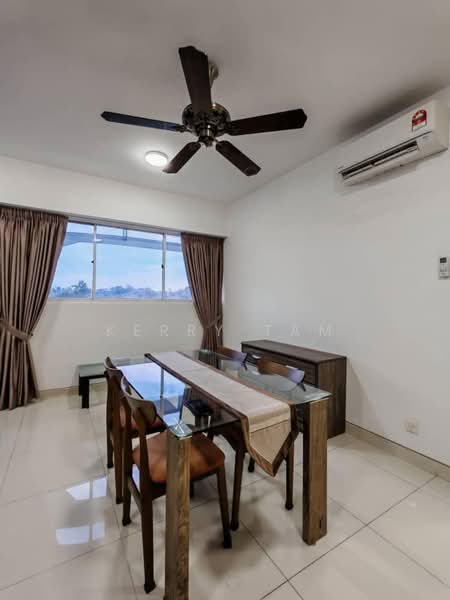 Kondominium untuk Dijual di The Plaza Condominium - Kerry Tam - Dining Room - PropertyGuru.com.my