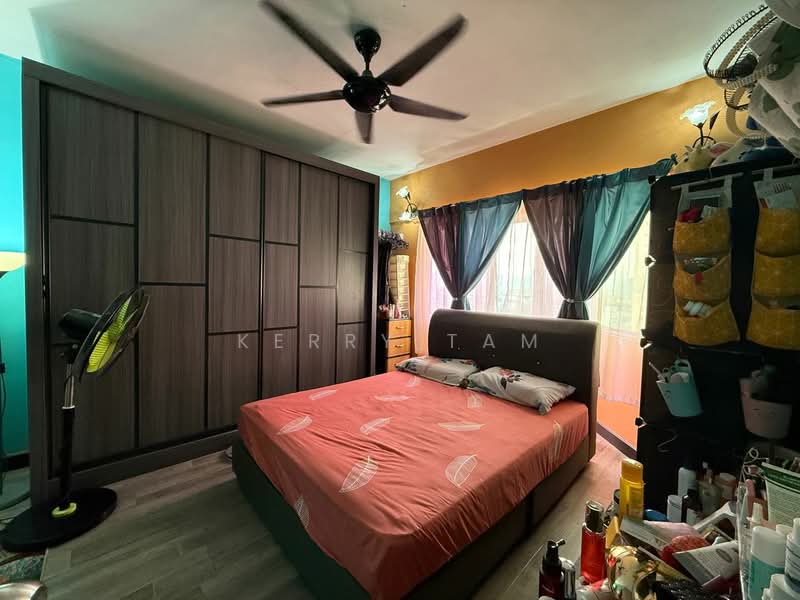 Pangsapuri untuk Dijual di Sri Intan 2 - Kerry Tam - Bedroom - PropertyGuru.com.my