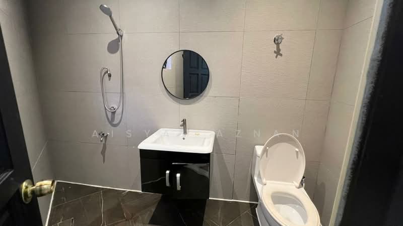 Bungalow for Rent in Titiwangsa (Kuala Lumpur) - Aisyah Aznan - Bathroom - PropertyGuru.com.my