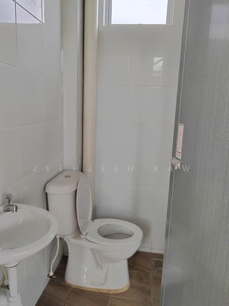 Detached Factory for Rent in Sungai Petani (Kedah) - JeehJeeh Kaw - Bathroom - PropertyGuru.com.my