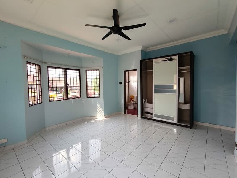 2-storey Terraced House for Rent in Rawang Perdana 2 (Rawang) - Tris Jong - Bedroom - PropertyGuru.com.my