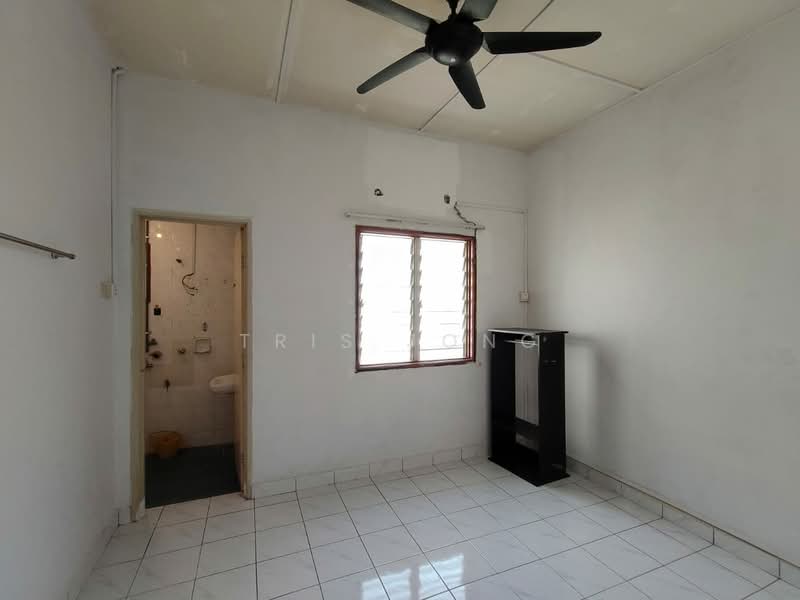 2-storey Terraced House for Rent in Rawang Perdana 2 (Rawang) - Tris Jong - Bathroom - PropertyGuru.com.my
