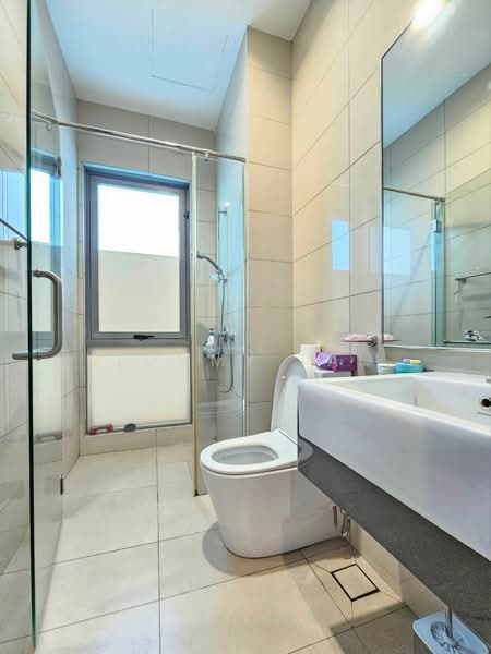 Rumah Berkembar untuk Dijual di Lenang Heights (Johor Bahru) - Tommy Tai - Bathroom - PropertyGuru.com.my