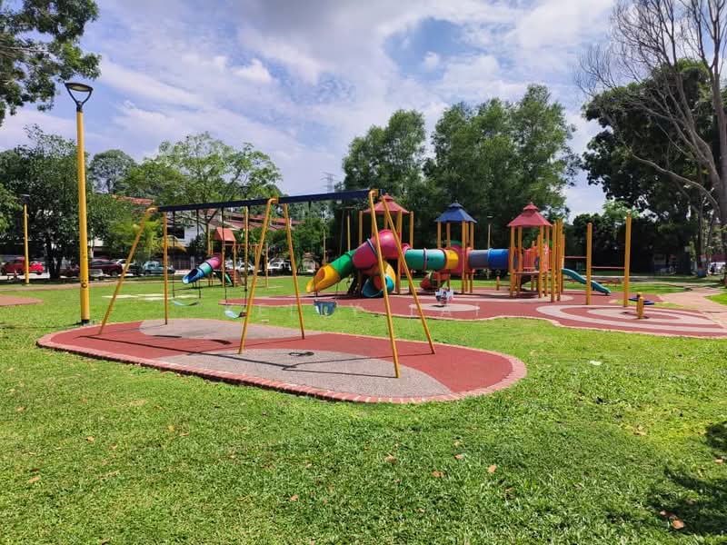 2-storey Terraced House for Sale in Taman Wahyu (Batu Caves) - Kelly Lai - Exterior - PropertyGuru.com.my