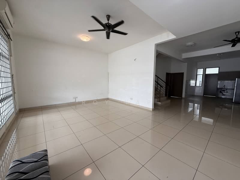 Rumah Teres 2 Tingkat untuk Disewa di Taman Redang (Johor Bahru) - Roy Yap - Living Room - PropertyGuru.com.my