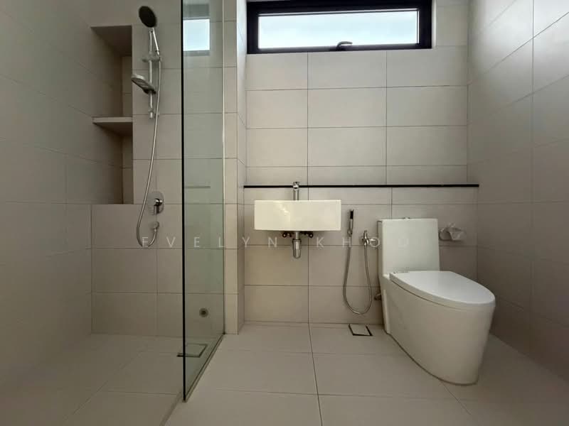 Semi-Detached House for Sale in Bandar Gamuda Gardens (Rawang) - Evelyn Khoo - Bathroom - PropertyGuru.com.my