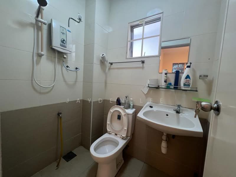 Rumah Teres 2 Tingkat untuk Dijual di Taman Wawasan (Puchong) - Jayden Lee - Bathroom - PropertyGuru.com.my
