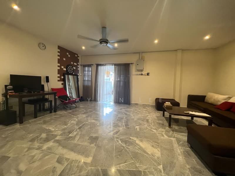 Rumah Teres 2 Tingkat untuk Dijual di Taman Wawasan (Puchong) - Jayden Lee - Living Room - PropertyGuru.com.my