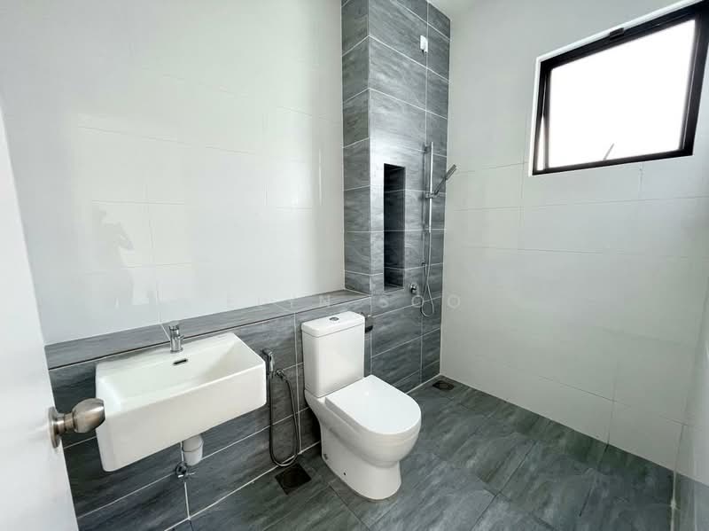 Rumah Teres 2 Tingkat untuk Dijual di Eco Sanctuary (Telok Panglima Garang) - Elyn Soo - Bathroom - PropertyGuru.com.my