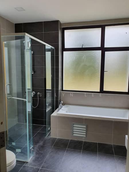 Zero-Lot Bungalow for Sale in Setia Ecohill (Semenyih) - Jesslyn Lee - Bathroom - PropertyGuru.com.my