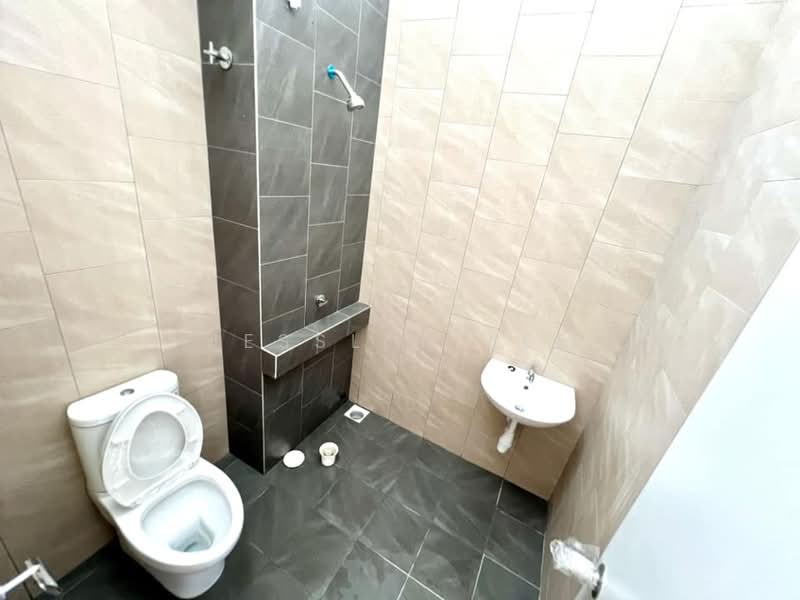Rumah Berkembar untuk Dijual di Setia Ecohill (Semenyih) - Jesslyn Lee - Bathroom - PropertyGuru.com.my