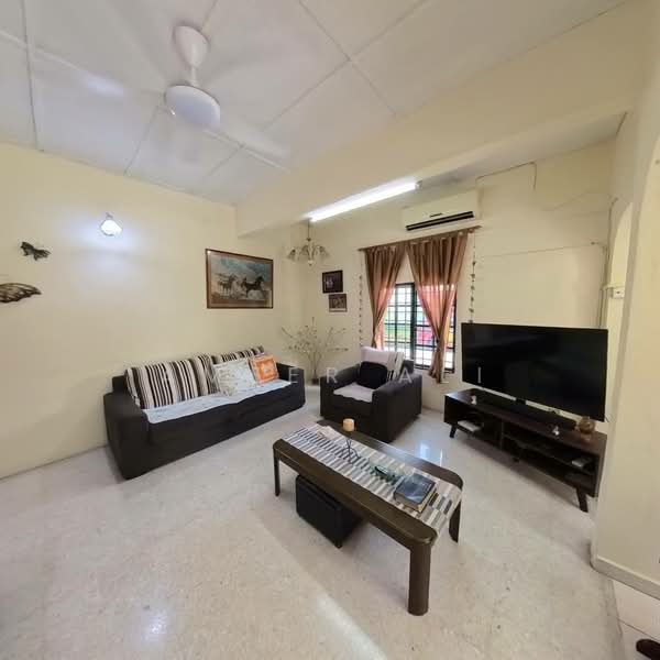 1-storey Terraced House for Sale in Taman Setapak (Setapak) - Ameer Ali - Living Room - PropertyGuru.com.my