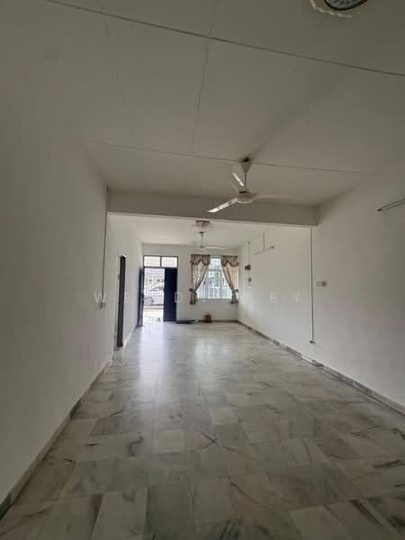 Rumah Teres 1 Tingkat untuk Dijual di Taman Selayang (Butterworth) - Wendy Pey - Living Room - PropertyGuru.com.my