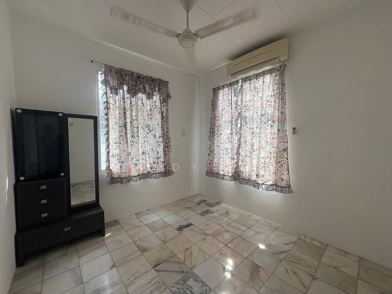 Rumah Teres 1 Tingkat untuk Dijual di Taman Selayang (Butterworth) - Wendy Pey - Bedroom - PropertyGuru.com.my