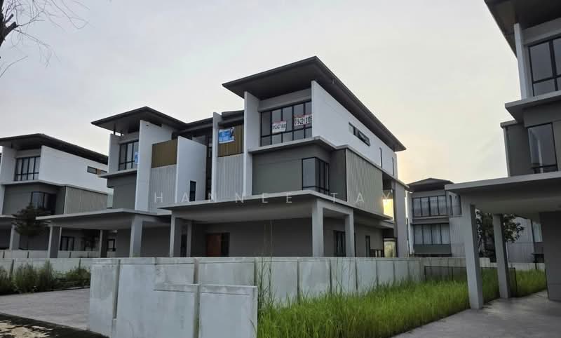 Semi-Detached House for Sale in Tropicana Heights (Kajang) - Hannee Tay - Exterior - PropertyGuru.com.my