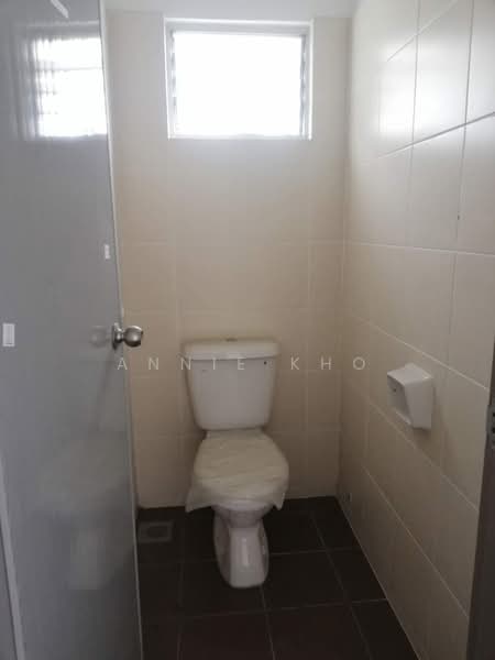 Factory for Rent in Bukit Raja (Selangor) - Annie Kho - Bathroom - PropertyGuru.com.my