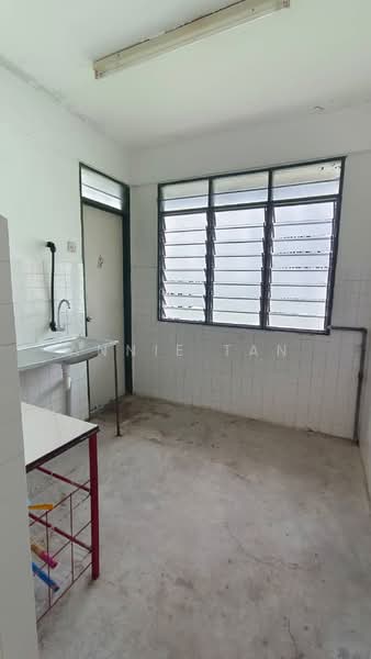 Apartment for Sale at Mutiara Perdana - Annie Tan - Kitchen - PropertyGuru.com.my