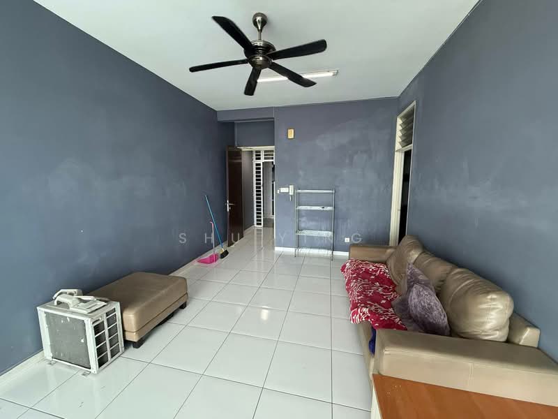 Kondominium untuk Dijual di Sky Gardens Residences - Shu Ying - Living Room - PropertyGuru.com.my