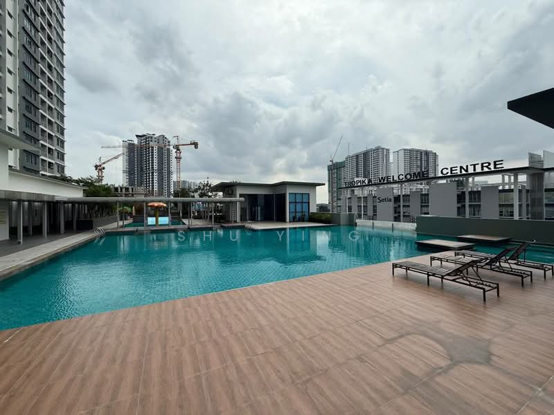 Kondominium untuk Dijual di Sky Gardens Residences - Shu Ying - Pool - PropertyGuru.com.my
