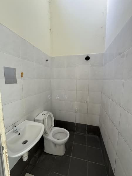 1-storey Terraced House for Rent in Shah Alam (Selangor) - San . - Bathroom - PropertyGuru.com.my