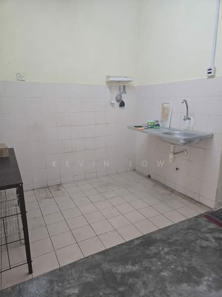 Flat for Sale at Bandar Bukit Tinggi 2 - KEVIN LOW - Kitchen - PropertyGuru.com.my