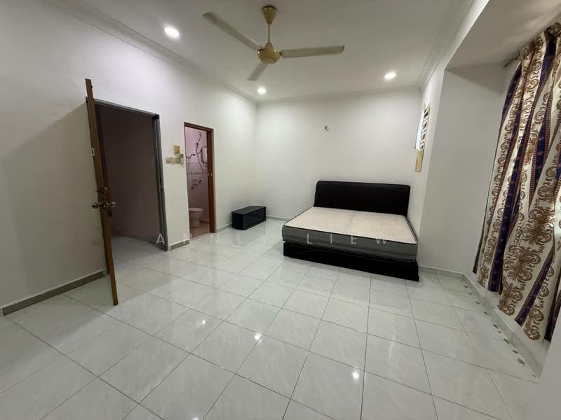 Rumah Berkembar untuk Disewa di Taman Ehsan Jaya (Ulu Tiram) - Annly Liew - Bedroom - PropertyGuru.com.my