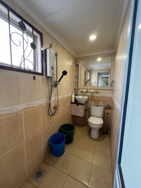 Servis Apartment untuk Disewa di The Embassy (Bangunan Duta Impian) - Louis Tan - Bathroom - PropertyGuru.com.my