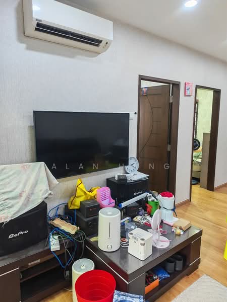 Pangsapuri untuk Dijual di Teratai Mewah Apartment Block 4 & 6 - Alan Hong - Living Room - PropertyGuru.com.my