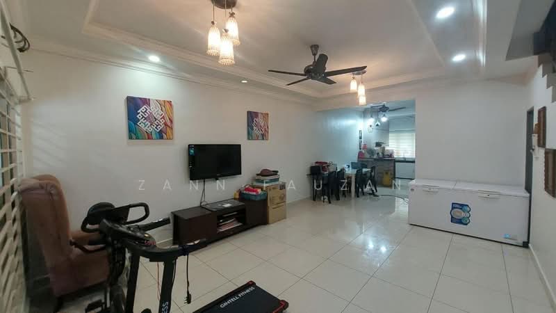 Rumah Teres 2 Tingkat untuk Dijual di Bandar Baru Bukit Beruntung (Serendah) - Zann Fauzan - Living Room - PropertyGuru.com.my