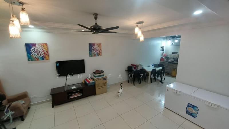 Rumah Teres 2 Tingkat untuk Dijual di Bandar Baru Bukit Beruntung (Serendah) - Zann Fauzan - Living Room - PropertyGuru.com.my