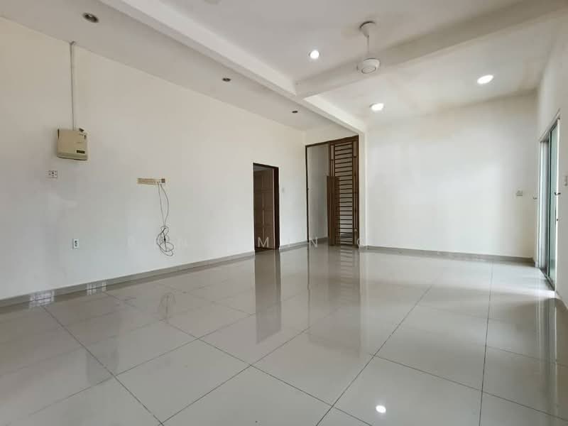 1-storey Terraced House for Sale in Taman Mutiara Rini (Skudai) - Benjamin Ong - Living Room - PropertyGuru.com.my
