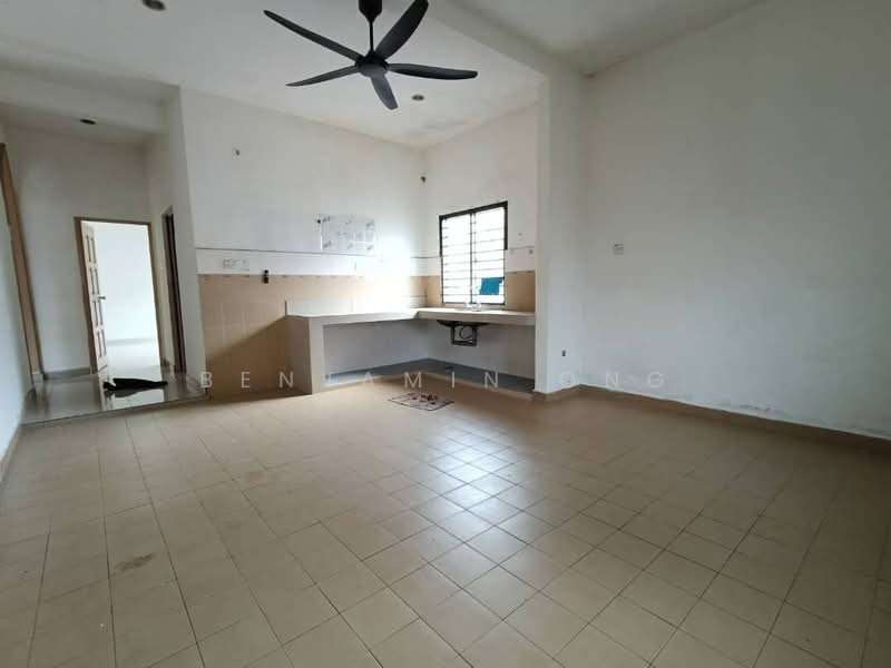 1-storey Terraced House for Sale in Taman Mutiara Rini (Skudai) - Benjamin Ong - Kitchen - PropertyGuru.com.my