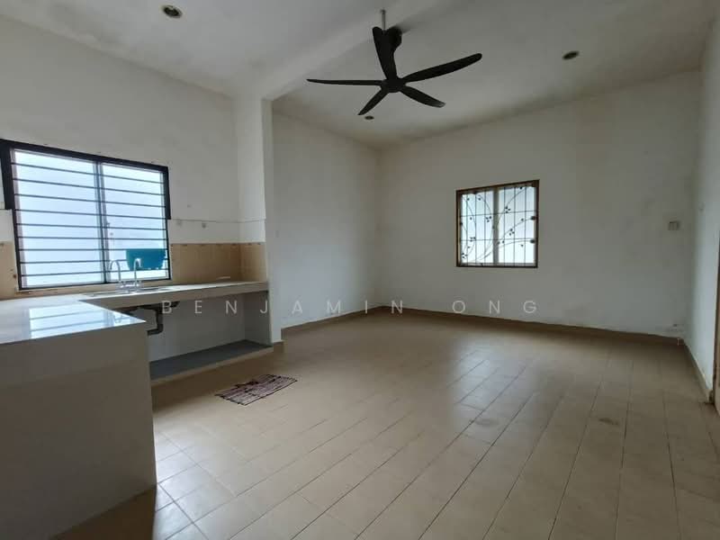1-storey Terraced House for Sale in Taman Mutiara Rini (Skudai) - Benjamin Ong - Kitchen - PropertyGuru.com.my