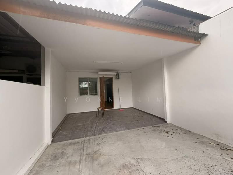 Rumah Teres 2 Tingkat untuk Dijual di Taman Puteri Wangsa (Ulu Tiram) - Yvonne Lim - Exterior - PropertyGuru.com.my