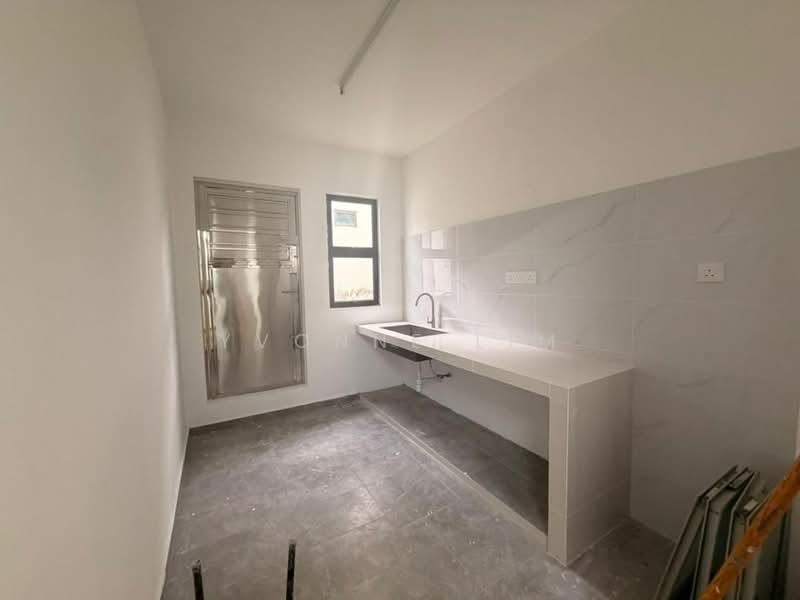 Rumah Teres 2 Tingkat untuk Dijual di Taman Puteri Wangsa (Ulu Tiram) - Yvonne Lim - Kitchen - PropertyGuru.com.my