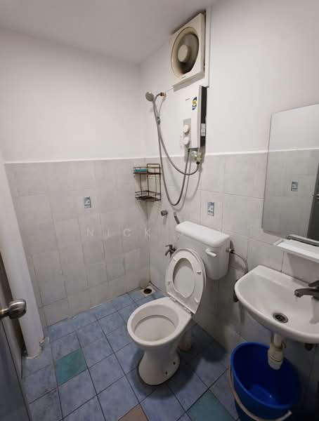 Pangsapuri untuk Disewa di Villa Krystal @ Bandar Selesa Jaya - Nick Tay - Bathroom - PropertyGuru.com.my