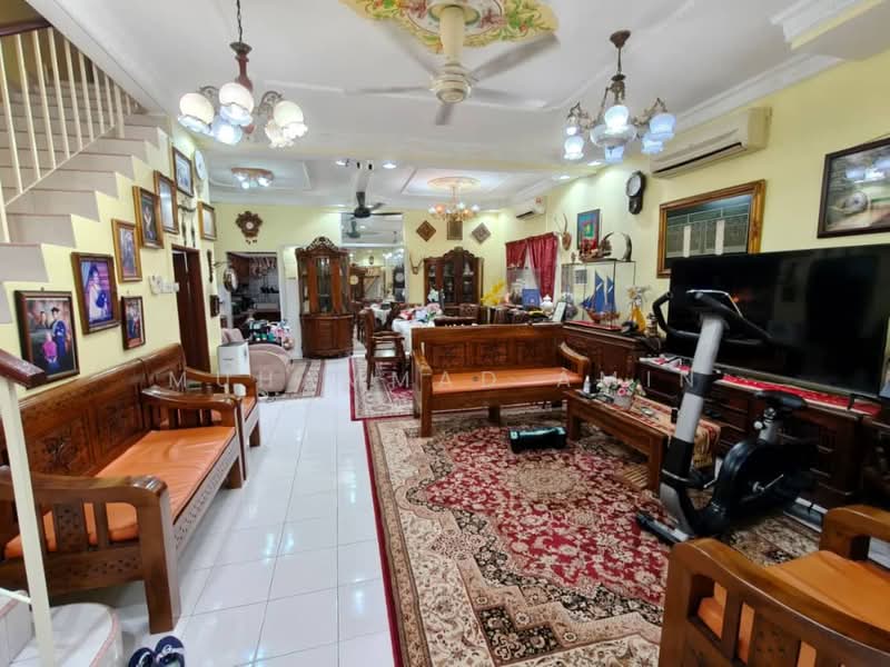 Rumah Teres 2 Tingkat untuk Dijual di Shah Alam (Selangor) - Muhammad Amin - Living Room - PropertyGuru.com.my