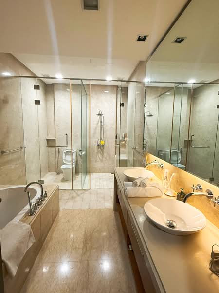 Servis Apartment untuk Disewa di Straits Quay (The Suites at Waterside) - Jerry Tan - Bathroom - PropertyGuru.com.my